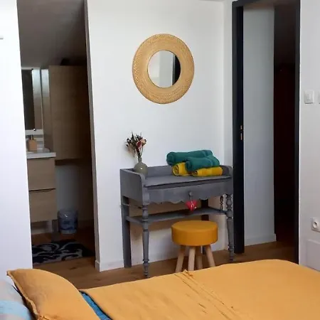 Charmant Logement Avec Terrasse Salinelles Exterior photo